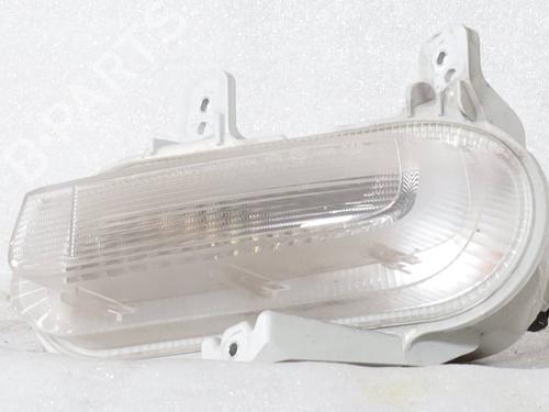 right-daytime-light-jeep-renegade-suv-bu-b1-bv-2014-36963742 main image
