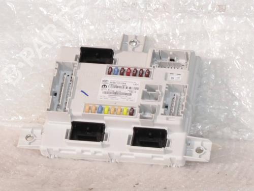 fuse-box-alfa-romeo-giulia-952_-2015-39973451 main image