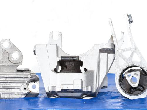 Used Engine mount Engine mount JEEP RENEGADE SUV (BU, B1, BV) 1.3 PHEV 4Xe (240 hp) 30111883 30111883