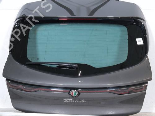 tailgate-alfa-romeo-tonale-965_-2022-24659347 main image
