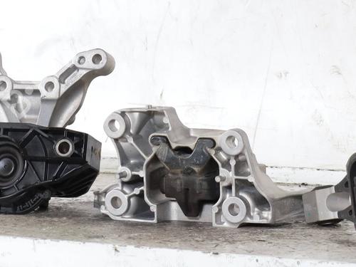 Used Engine mount Engine mount 36217456 36217456
