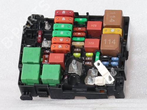 Used Fuse box Fuse box 36798076 36798076
