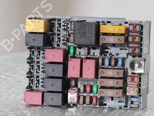 Used Fuse box Fuse box 38801774 38801774