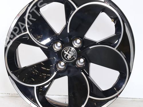 flk-alfa-romeo-junior-626_-627_-2024-38644494 main image