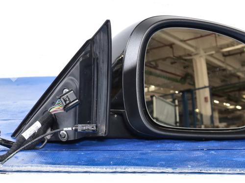 right-mirror-alfa-romeo-tonale-965_-2022-30111866 main image