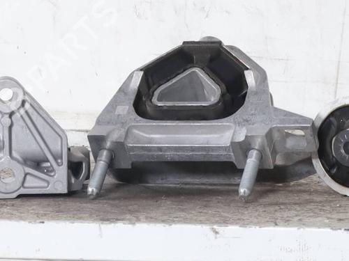 Used Engine mount Engine mount ALFA ROMEO JUNIOR (626_, 627_) Electric (156 hp) 36217488 36217488