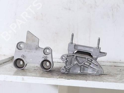 Used Engine mount Engine mount FIAT 600e / 600 (365_, 364_) Electric (156 hp) 33283917 33283917
