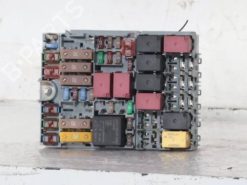 Used Fuse box Fuse box 36774303 36774303