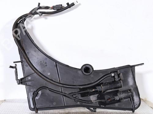 windscreen-washer-tank-alfa-romeo-giulia-952_-2015-39403455 main image