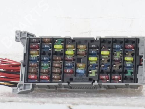 Used Fuse box Fuse box 36217137 36217137