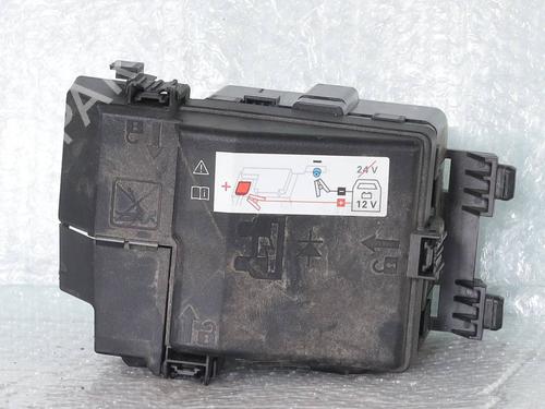 Used Fuse box Fuse box 39092434 39092434