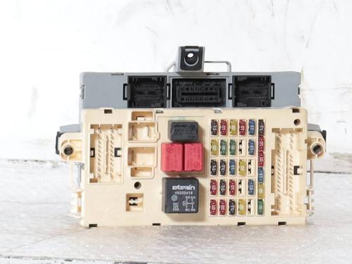 Used Fuse box Fuse box 33771042 33771042