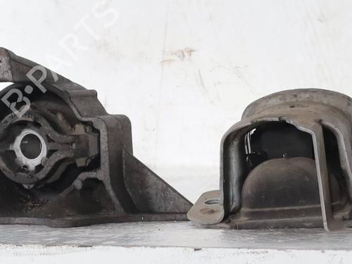 Used Engine mount Engine mount LANCIA YPSILON (843_) 1.3 D Multijet (843.AXE11, 843.AXE1A) (90 hp) 33283618 33283618
