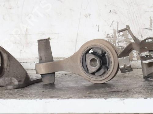 Used Engine mount Engine mount LANCIA MUSA (350_) 1.3 D Multijet (350.AXG11, 350.AXG1A) (90 hp) 34578150 34578150