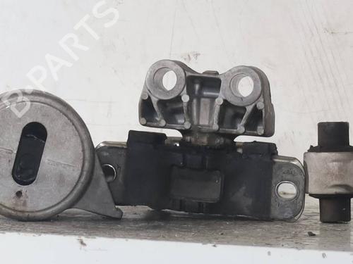 Used Engine mount Engine mount FIAT 500L (351_, 352_) 1.3 D Multijet (199LXY1A, 199LXY11) (84 hp) 33284206 33284206