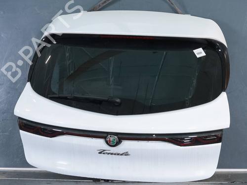 tailgate-alfa-romeo-tonale-965_-2022-38644874 main image