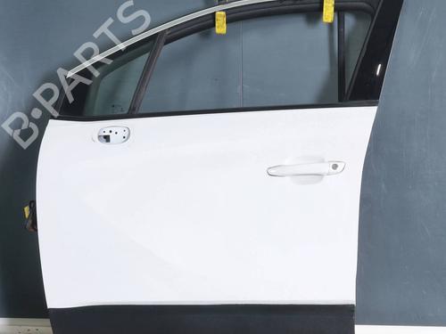 Used Left front door OPEL CROSSLAND X / CROSSLAND (P17, P2QO) 1.2 (75) (131 hp) 30360904