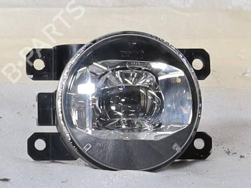 right-front-fog-light-jeep-renegade-suv-bu-b1-bv-2014-38590366 main image