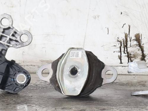 Used Engine mount Engine mount FIAT 500e (332_) Elektro 3+1 (FA1) (118 hp) 35974072 35974072