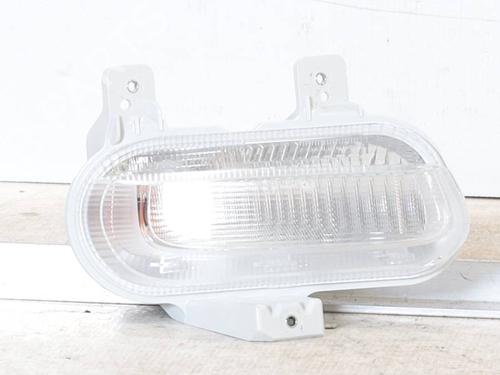 left-daytime-light-jeep-renegade-suv-bu-b1-bv-2014-24555223 main image