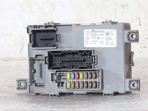 Used Fuse box Fuse box 36774614 36774614