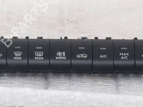 climate-control-alfa-romeo-junior-626_-627_-2024-36217481 main image