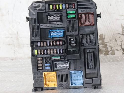 Used Fuse box Fuse box FIAT 600e / 600 (365_, 364_) Electric (156 hp) 34713551 34713551
