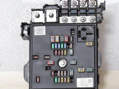 Used Fuse box Fuse box 39402990 39402990