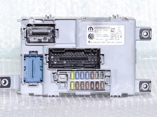 Used Fuse box Fuse box 39135219 39135219
