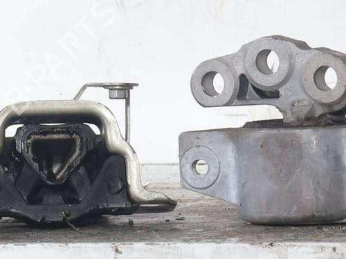 Used Engine mount Engine mount FIAT GRANDE PUNTO (199_) 1.3 D Multijet (199.AXD11, 199.AXD1A, 199.AXD1B,... (90 hp) 33285017 33285017