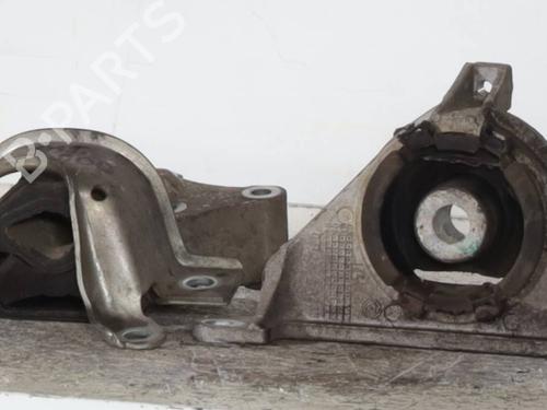 Used Engine mount LANCIA MUSA (350_) 1.3 D Multijet (350.AXG11, 350.AXG1A) (90 hp) 29826445