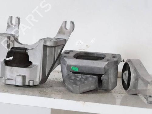 Used Engine mount Engine mount JEEP RENEGADE SUV (BU, B1, BV) 2.0 CRD 4x4 (170 hp) 33051001 33051001