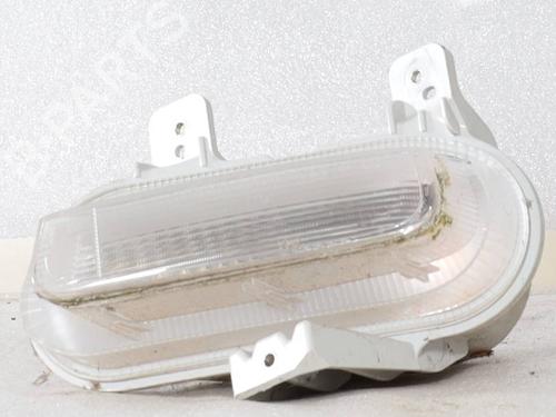 right-daytime-light-jeep-renegade-suv-bu-b1-bv-2014-37072860 main image