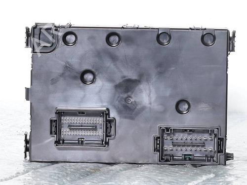 Used Fuse box Fuse box 39068696 39068696