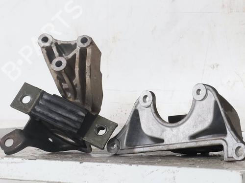 Used Engine mount Engine mount LANCIA YPSILON (843_) 1.2 (843.AXA1A) (60 hp) 33234071 33234071