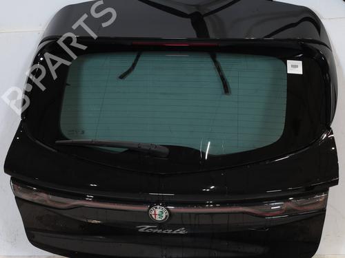 tailgate-alfa-romeo-tonale-965_-2022-23683265 main image