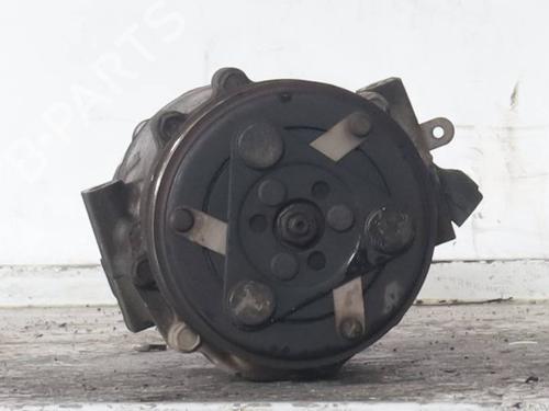 Used AC compressor AC compressor FIAT GRANDE PUNTO (199_) 1.3 D Multijet (75 hp) 33284979 33284979