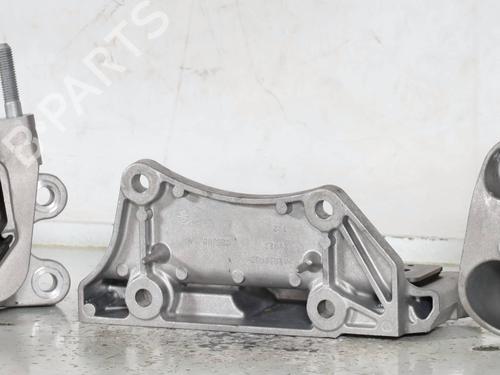 Used Engine mount Engine mount ABARTH 600e (365) TURISMO (238 hp) 30443085 30443085