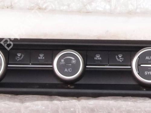 climate-control-alfa-romeo-stelvio-949_-2016-40039837 main image