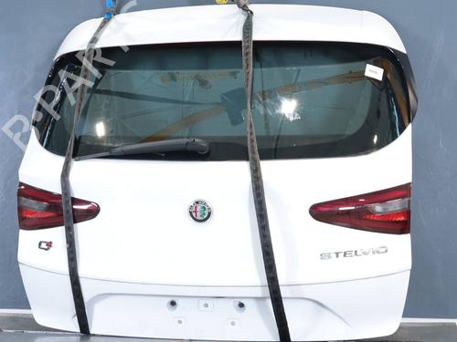 tailgate-alfa-romeo-stelvio-949_-2016-32706050 main image
