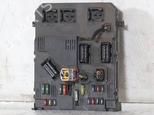 Used Fuse box Fuse box 36835410 36835410