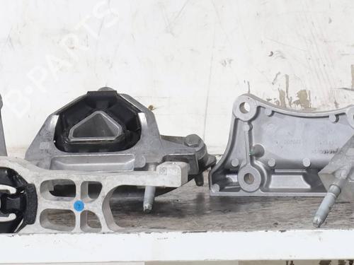 Used Engine mount Engine mount FIAT 600e / 600 (365_, 364_) Electric (156 hp) 34620452 34620452