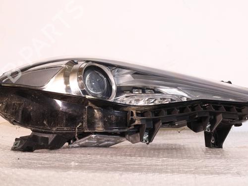 right-headlight-alfa-romeo-giulia-952_-2015-40039904 main image