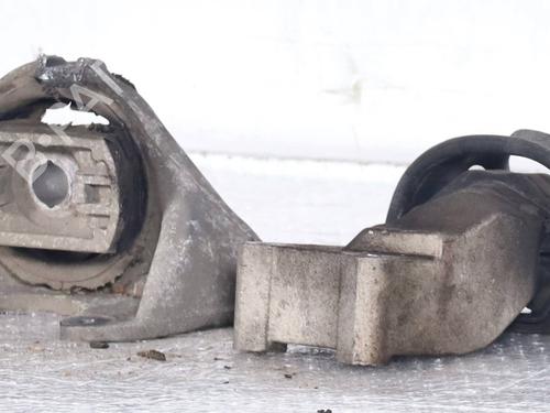 Used Engine mount Engine mount LANCIA YPSILON (843_) 1.2 (843.AXA1A) (60 hp) 31048799 31048799