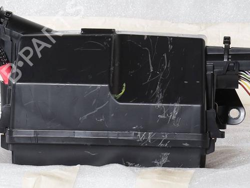 Used Fuse box Fuse box 39199217 39199217