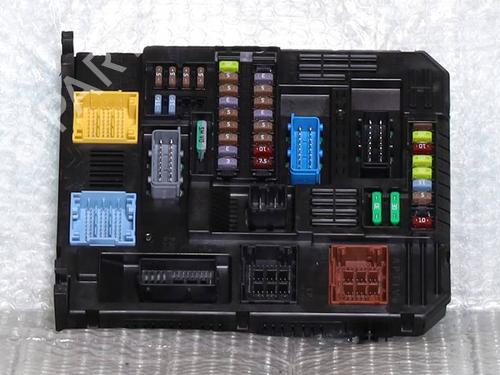 Used Fuse box Fuse box 39262071 39262071