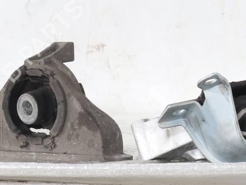 Used Engine mount Engine mount LANCIA MUSA (350_) 1.4 (350.AXA11, 350.AXA1A) (95 hp) 31793671 31793671