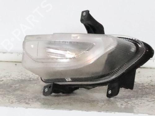 right-daytime-light-jeep-renegade-suv-bu-b1-bv-2014-28359897 main image