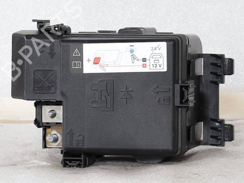 Used Fuse box Fuse box 39403010 39403010