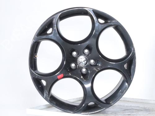 rim-alfa-romeo-stelvio-949_-2016-28582468 main image